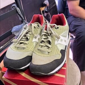 Saucony Men's Olive and Black Sneakers